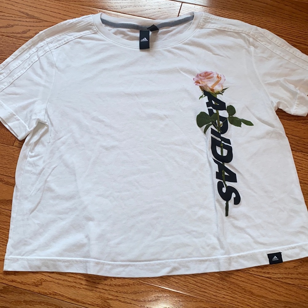 Adidas shirt size medium